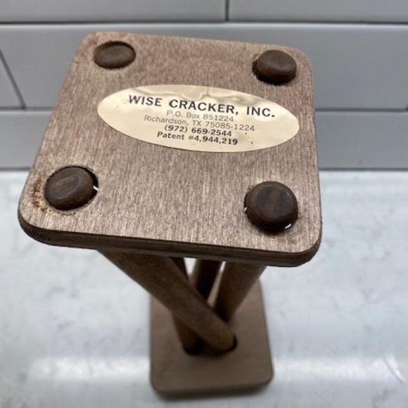 Vintage Original Wise Cracker Wooden Twisting Nut Cracker - Picture 3 of 3